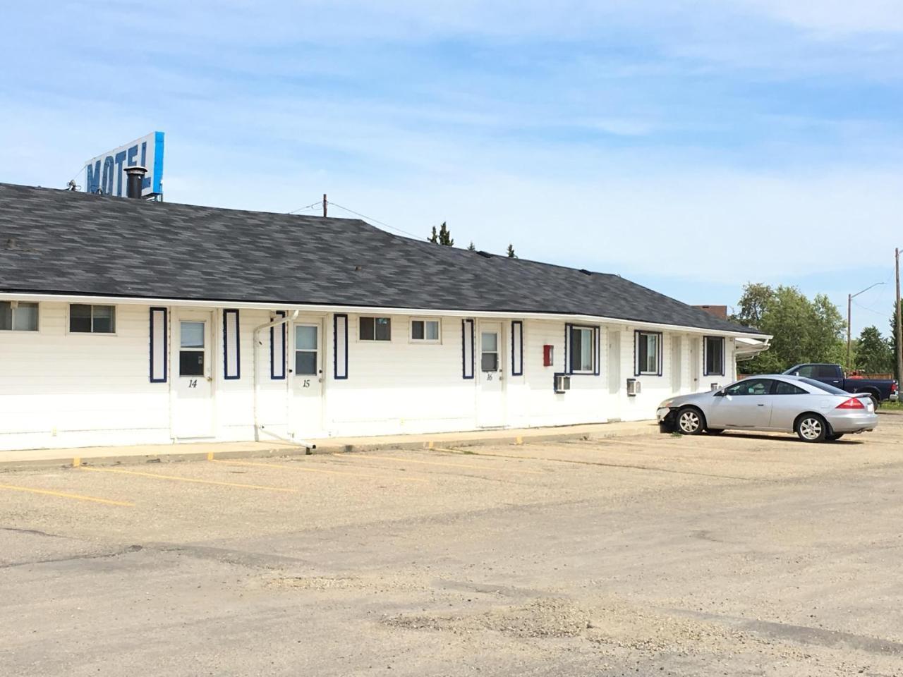 Bluebird Motel Innisfail Exterior photo